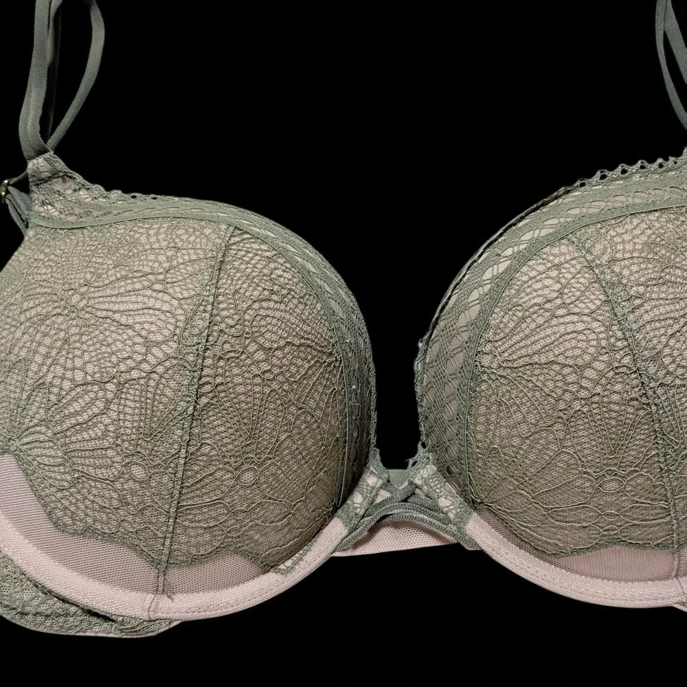 Victorias Secret tag barb